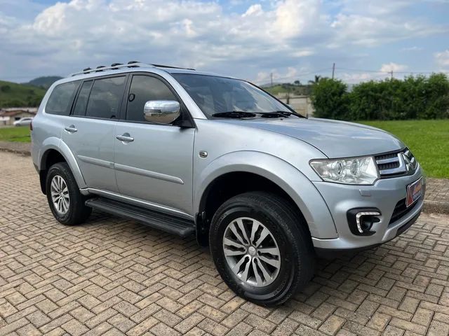 Mitsubishi Pajero Dakar: Um SUV Completo para Aventura e Conforto