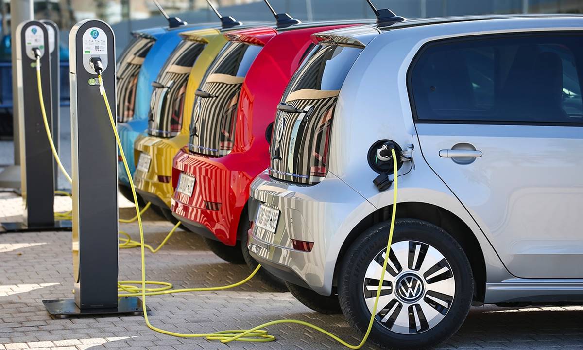 Conheça a tinta que protege a bateria de carro elétrico contra o fogo