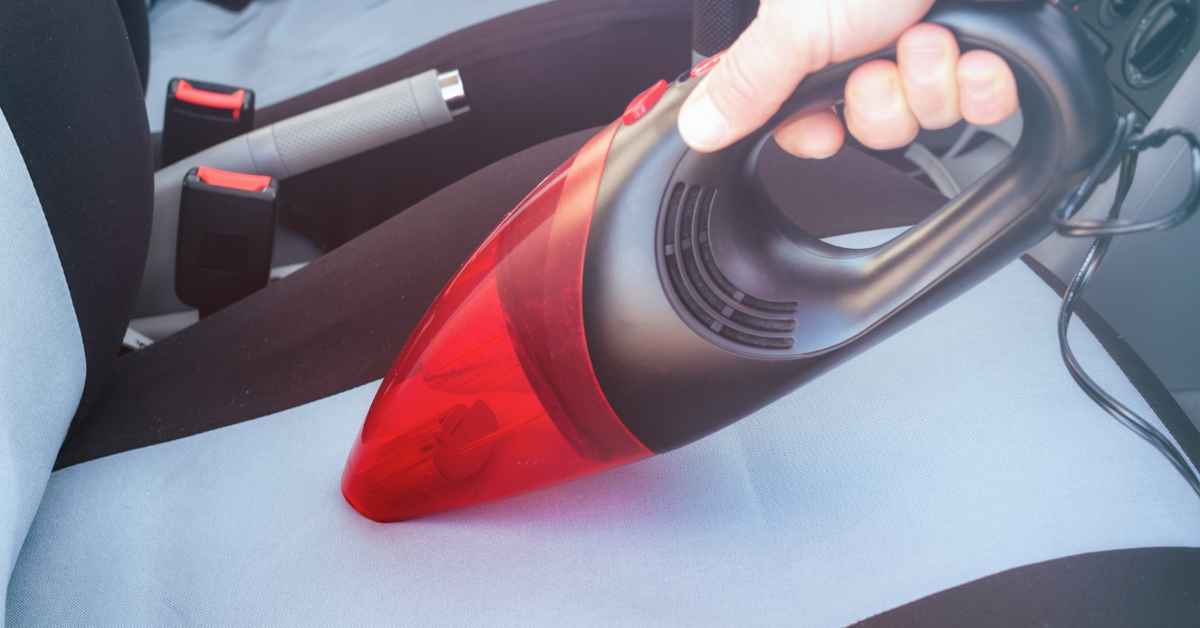 Aspiradores portáteis ideais para limpar o carro
